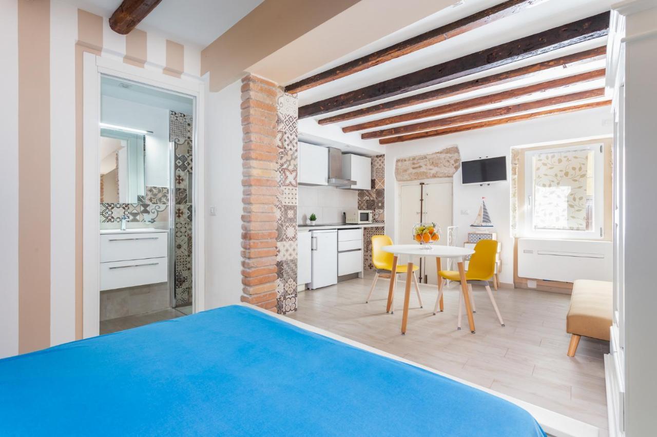 Carmencita Apartment Алгеро Екстериор снимка