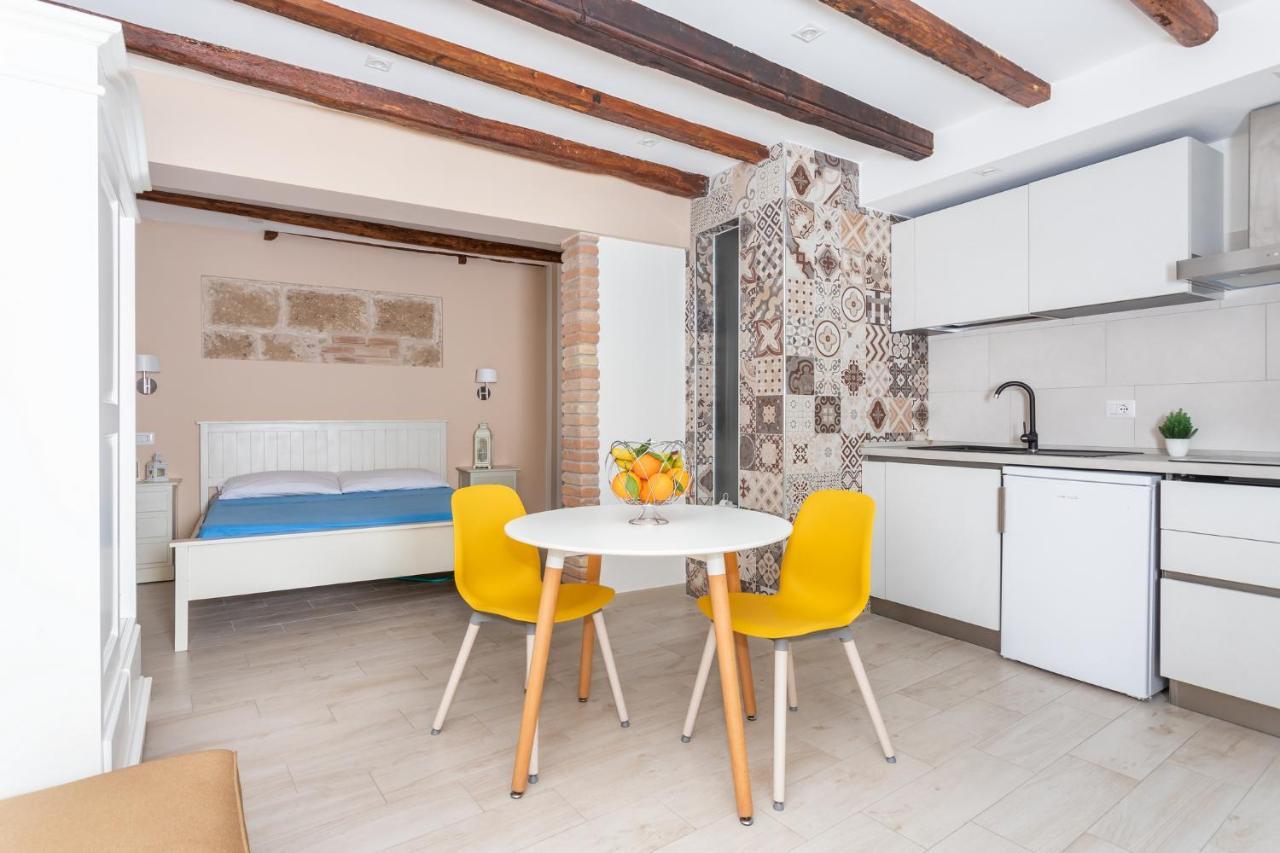 Carmencita Apartment Алгеро Екстериор снимка